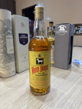 将图像加载到图库查看器中，White Horse Fine Old Scotch 1970s 750ml 40%
