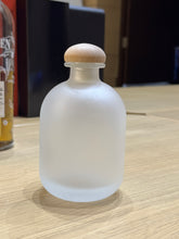 将图像加载到图库查看器中，Frosted 350ml Glass Bottle
